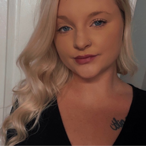 Meet your Posher, Makayla - Picture 1 of 1